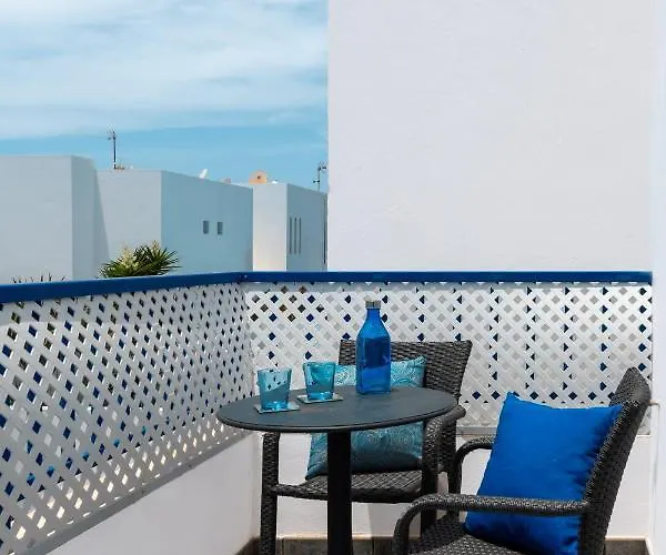 Luxury 3-bedroom With Heated Private Pool - In Marina Rubicon, Playa Blanca, Lanzarote プラヤ・ブランカ