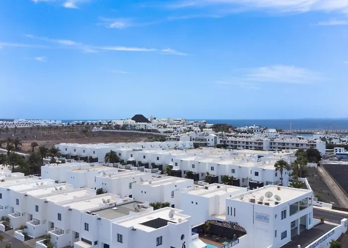 Luxury 3-bedroom With Heated Private Pool - In Marina Rubicon, Playa Blanca, Lanzarote *