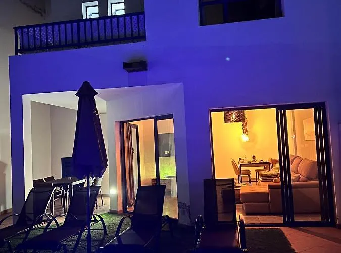 Luxury 3-bedroom With Heated Private Pool - In Marina Rubicon, Playa Blanca, Lanzarote プラヤ・ブランカ