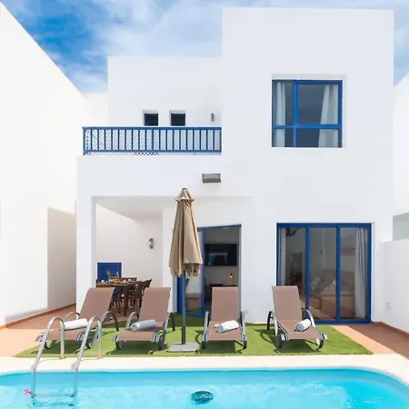 Villa Luxury 3-bedroom With Heated Private Pool - In Marina Rubicon, Playa Blanca, Lanzarote Playa Blanca (Lanzarote)
