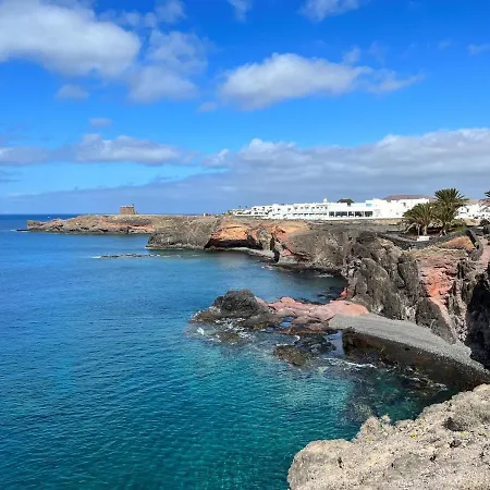 Villa Luxury 3-bedroom With Heated Private Pool - In Marina Rubicon, Playa Blanca, Lanzarote *
